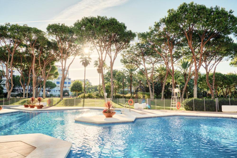 Playas Del Duque, Puerto Banus, Golf .Playa Y Compras Apartman Marbella Kültér fotó
